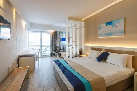 Carine Hotel Delfin in Bijela — foto 19