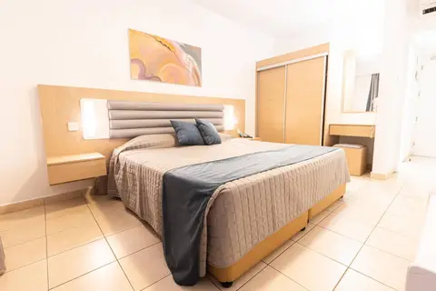 Vrissaki Hotel Apartments in Paralimni — foto 24