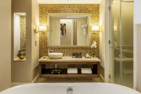 The Tower Plaza Hotel Dubai in Dubai — foto 24