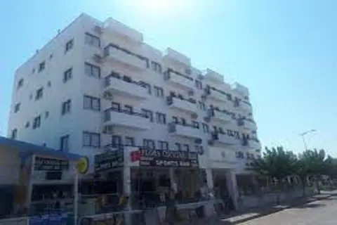 Flora Hotel Apartments in Παραλίμνι