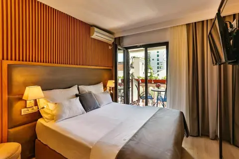 Villa Dvor Kornic in Budva — foto 10