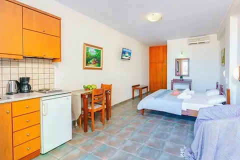 Sunrise Suites in Καλύβες — foto 14