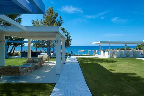 Sunrise Beach Resort in Πεύκοι — foto 21