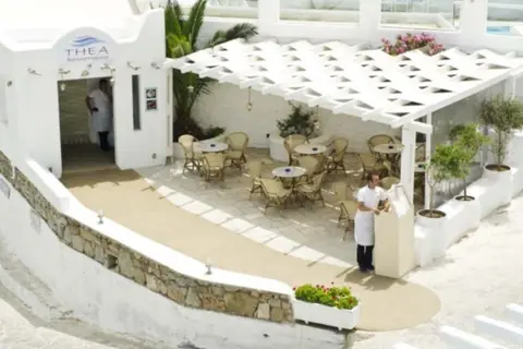 Petinos Beach Hotel in Πλατύς Γιαλός — foto 5
