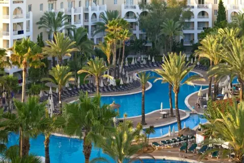 Protur Safari Park Aparthotel in Sa Coma