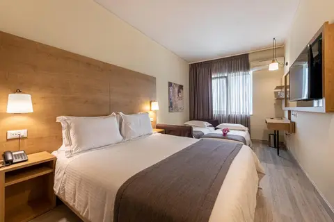 Polis Grand in Athene — foto 17