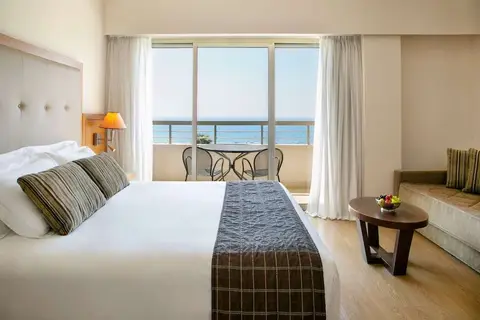 Atlantica Miramare Beach Hotel in Limassol — foto 4
