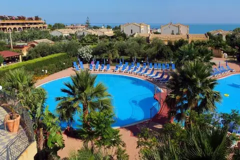 Dolcestate Village in Campo Felice Di Roccella — foto 3
