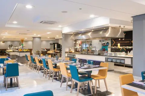 Hotel Benidorm Plaza in Benidorm — foto 19