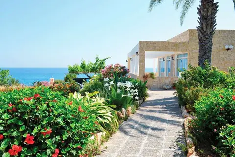Aphrodite Beach Hotel in Νέο Χωριό