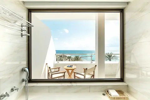 Constantinou Bros Pioneer Beach Hotel in Paphos — foto 12