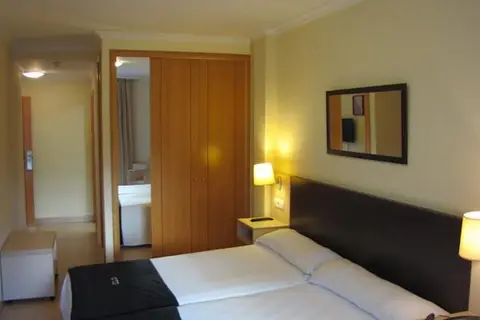 Hotel Room in Pontevedra — foto 6