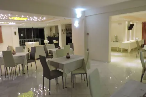 Golden Rose Suites in Kamisiana — foto 17