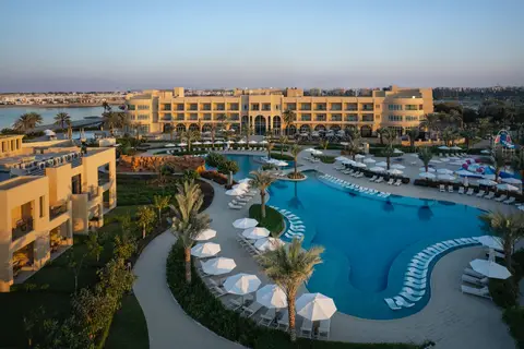 Sofitel Al Hamra Beach Resort in Al jazeera heritage village — foto 2