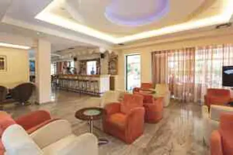 Cleopatra Classic Hotel in Καρδάμαινα — foto 2