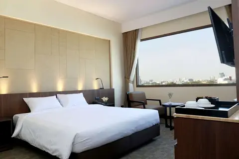 Louis' Tavern Hotel in Bangkok — foto 3