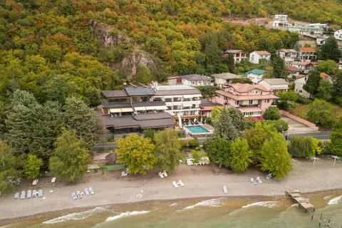Lago Hotel & Spa in Lagadin