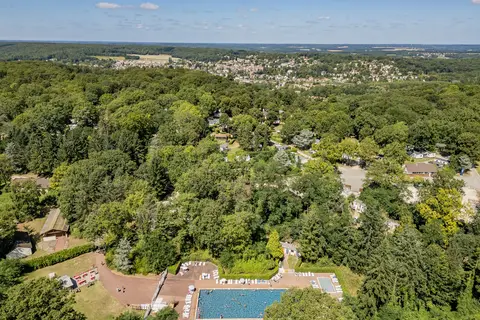 Parc Des Roches in Saint-Chéron — foto 19