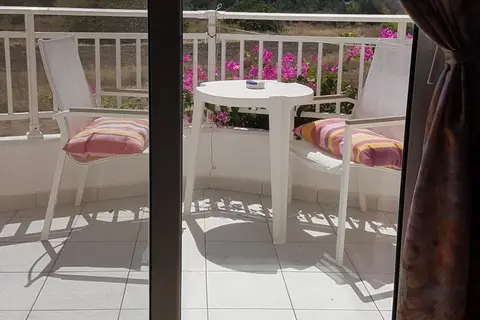 Paul's Garden Studios in Χαράκι — foto 28