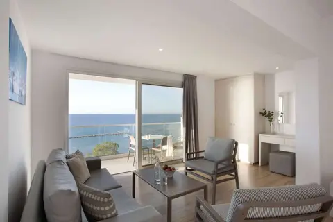 Harmony Bay Hotel in Limassol — foto 21