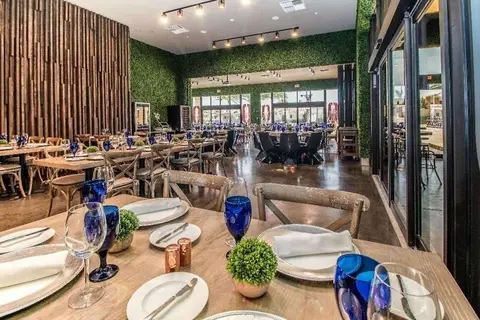 Magic Village Views Trademark Collection by W in Rockefeller Way — foto 6