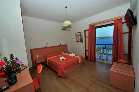 Vassilias Beach in Αχλαδιάς — foto 23