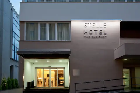 Stelle Hotel The Businest in Napels — foto 11