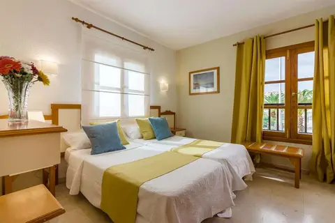 Klayman Olivina Aparthotel in Arona — foto 3