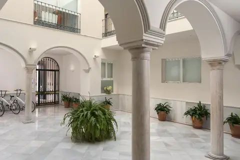 Suites Sevilla Plaza in Sevilla