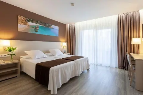 Helios Benidorm in Benidorm — foto 22