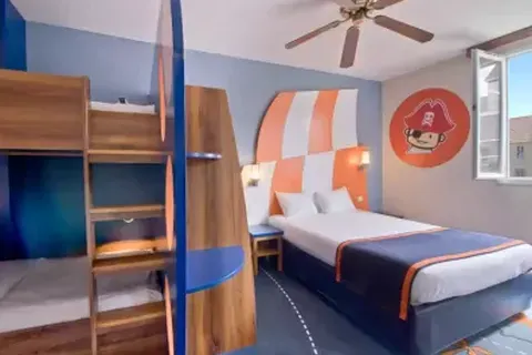 Disneyland Paris per bus - Hotel Explorers near Disneyland Paris in Coupvray — foto 6