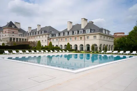 Vienna International Dream Castle in Magny-le-Hongre