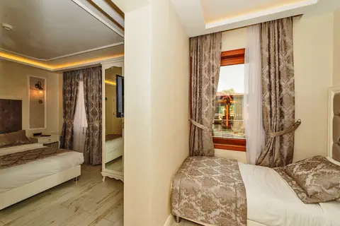 Zeynep Sultan in Fatih — foto 13