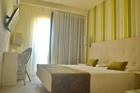 Hotel Ouril Julia in Santa Maria — foto 10