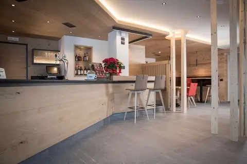 Hotel Monroc in Commezzadura — foto 5