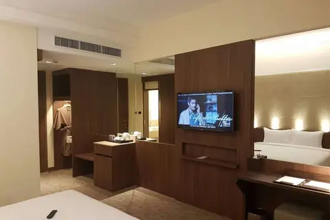 Louis' Tavern Hotel in Bangkok — foto 11