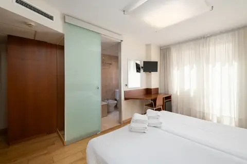 Duerming Longoria Plaza Hotel in Oviedo — foto 15