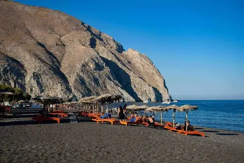 Black Sandy Beach in Santorini Sky, Luxury Resort, foto 5