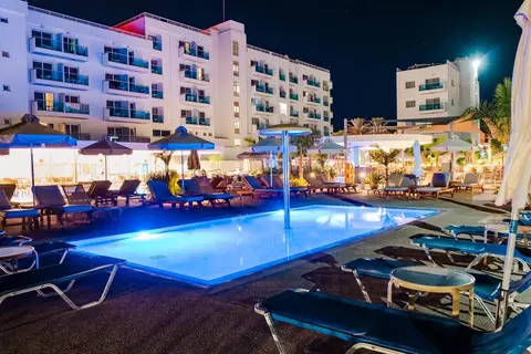 Kapetanios Bay Hotel in Παραλίμνι — foto 20