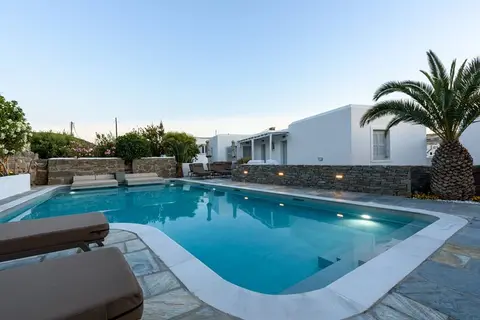 Manos in Νάουσα — foto 27