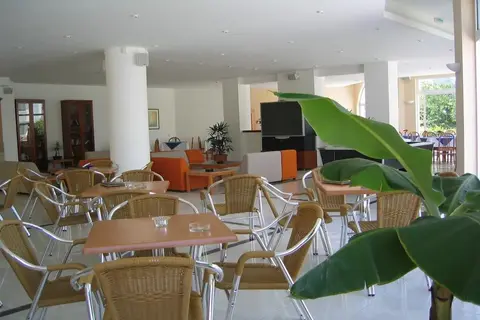 Summerland Hotel & Bungalows in Ιαλυσός — foto 8