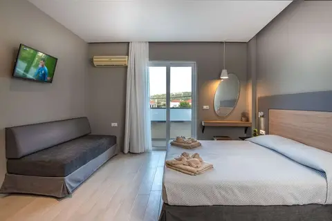 Sunday Hotel in Ιαλυσός — foto 11