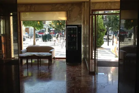 Macia Plaza in Granada — foto 4