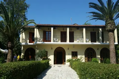 Milton in Ρόδα — foto 13
