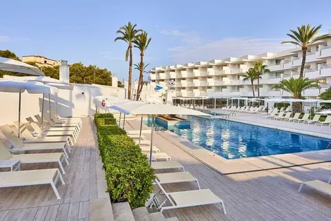 Globales Cala Bona Suites in Son Servera