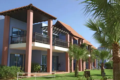 ROBINSON Cyprus in Alaminos — foto 12