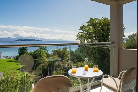 KBR Kassandra Bay Resort & Spa in Καλύβια — foto 21