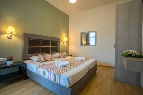 Alianthos Beach in Alianthos Beach Hotel, foto 2