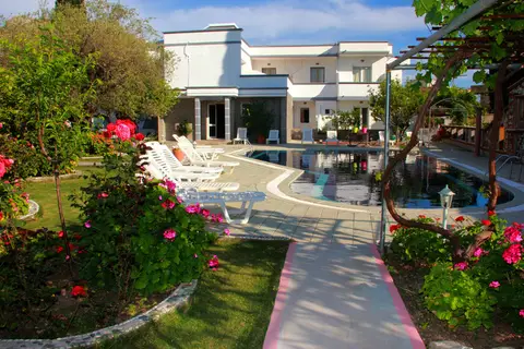 Dimitra Sun in Αρχάγγελος — foto 19
