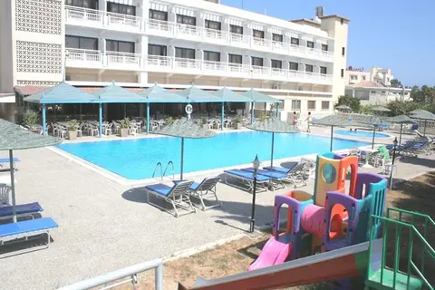 Sveltos Hotel in Oroklini — foto 14